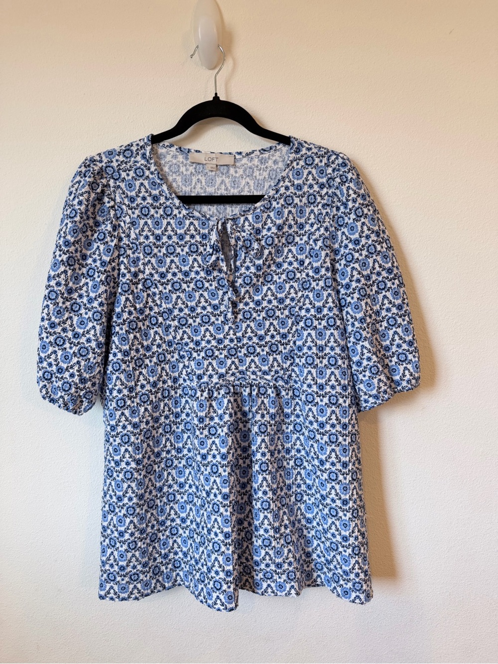 LOFT Blue White Floral Peasant blouse